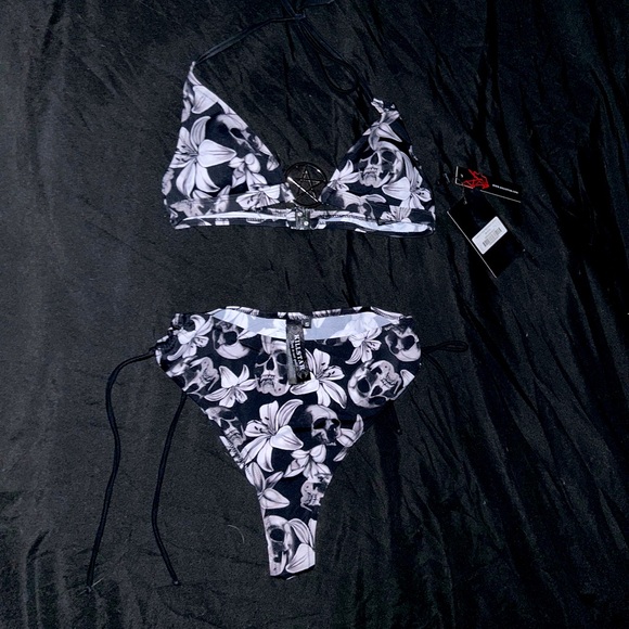 HARLETTES REVENGE BIKINI - Picture 5 of 7